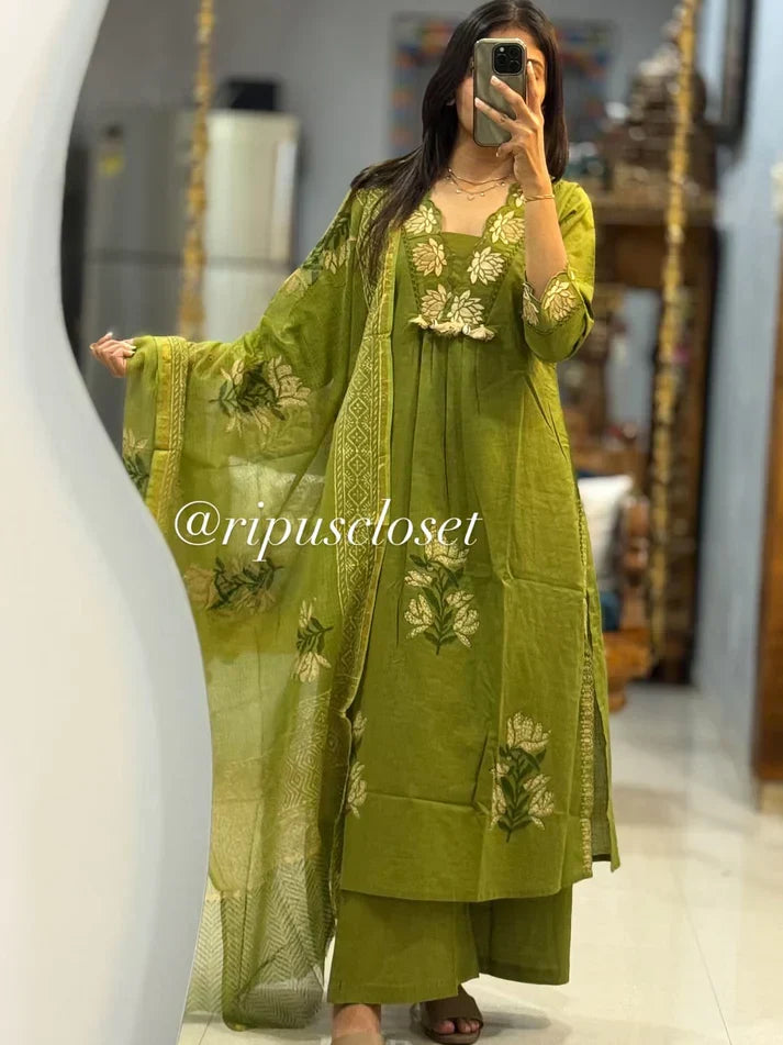 Green Floral Embroidered Kurta Set with Dupatta