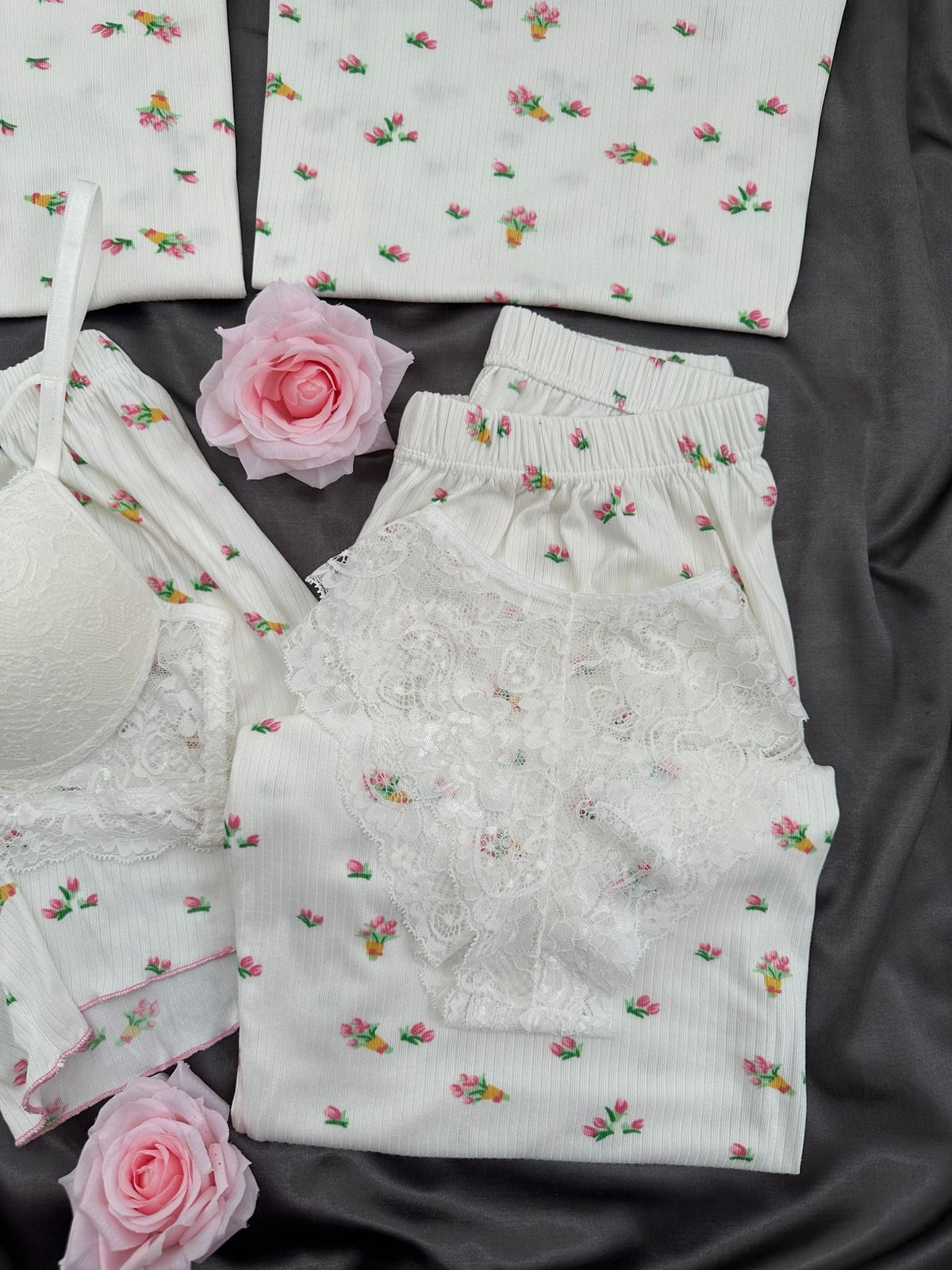 Tulip Bouquet Patterned 6-Piece Oslo Pajama Set
