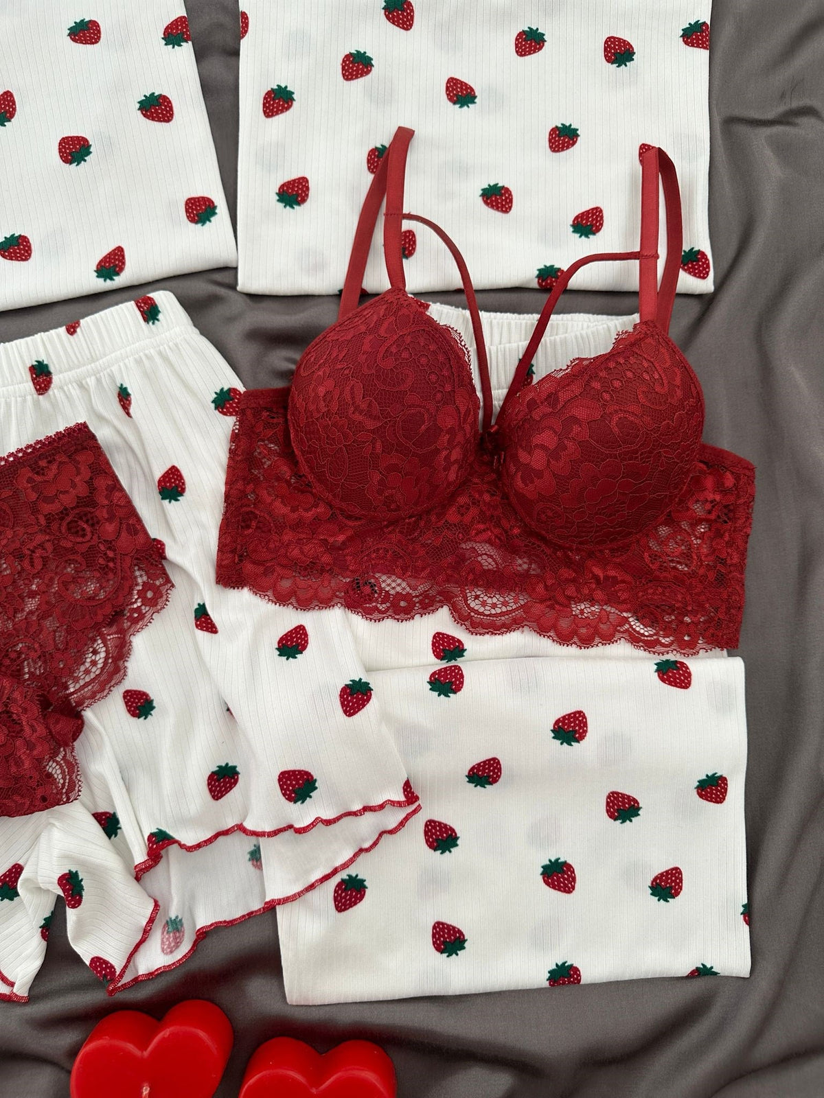Strawberry Patterned 6-Piece Oslo Pajama Set