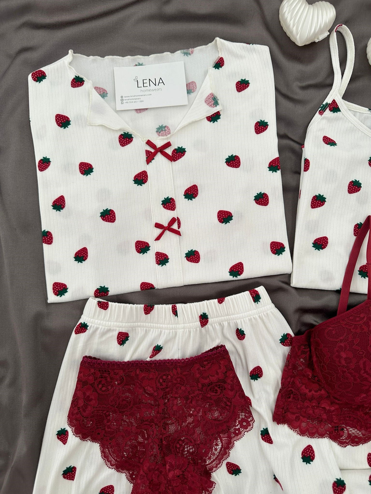 Strawberry Patterned 6-Piece Oslo Pajama Set